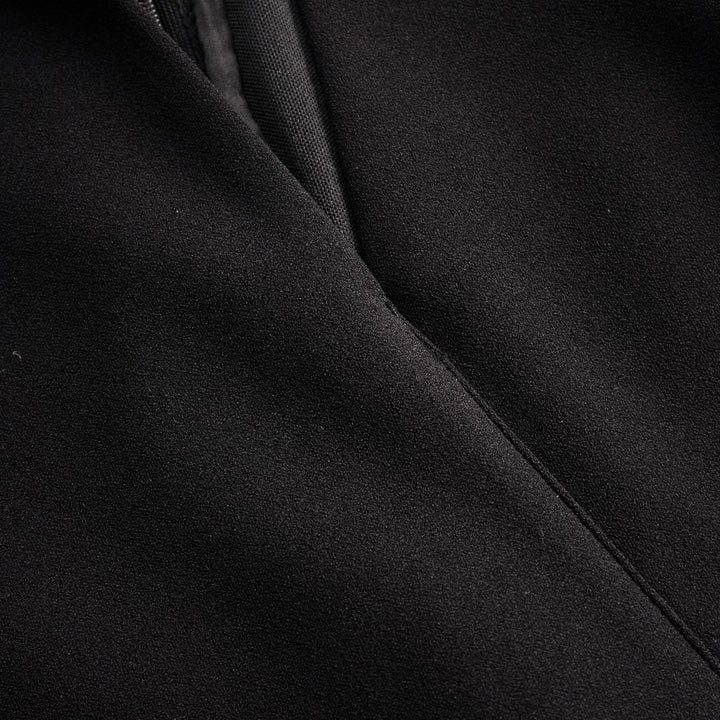 Marina | Vestido negro refinado con cinturón y cuello mandarín