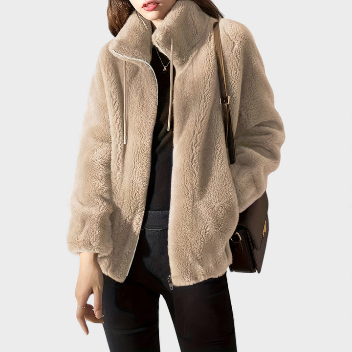 María | Chaqueta con Cremallera Acogedora